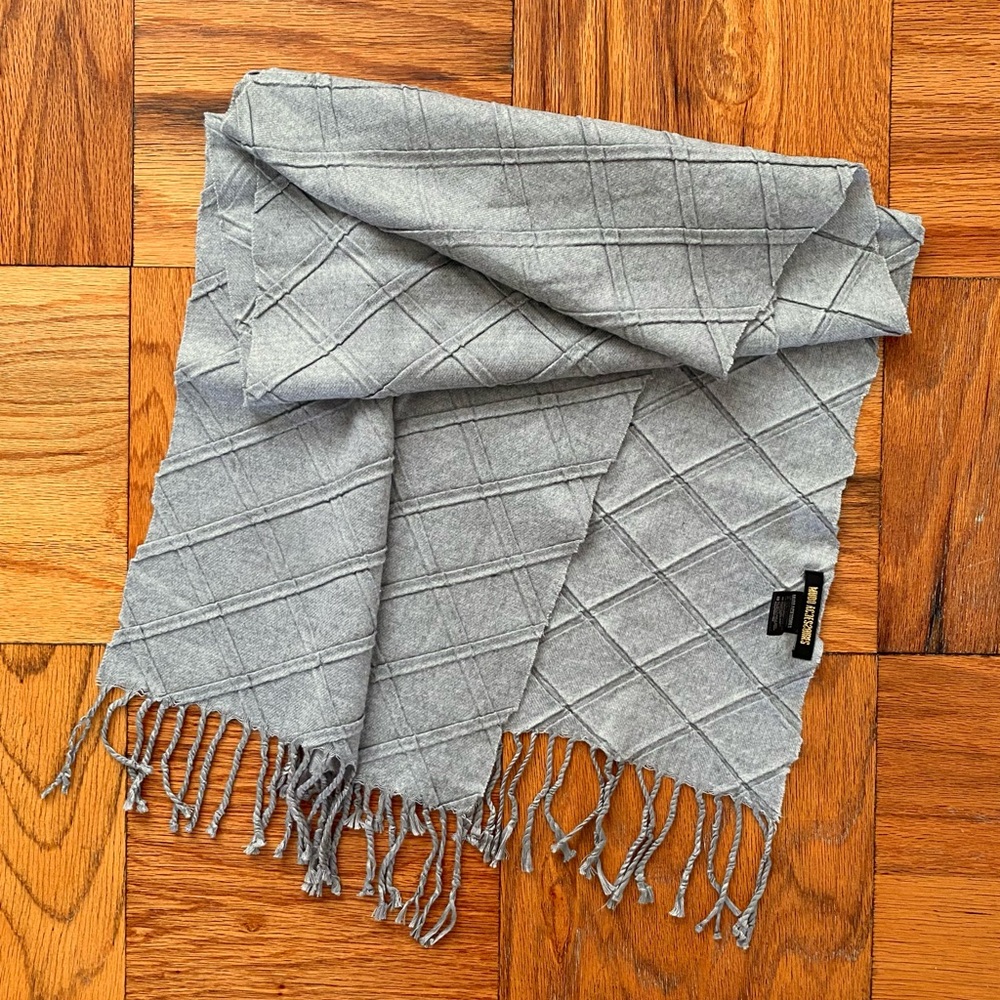 Gray Patterned Women’s Scarf